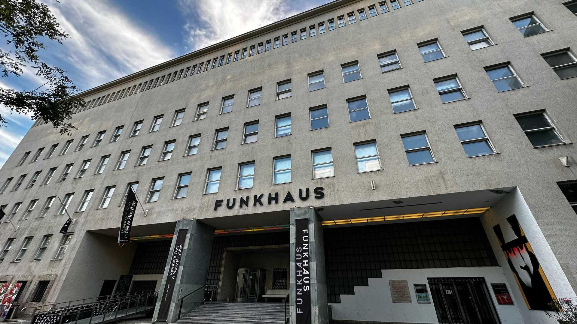 Broadcasting Legend Begins