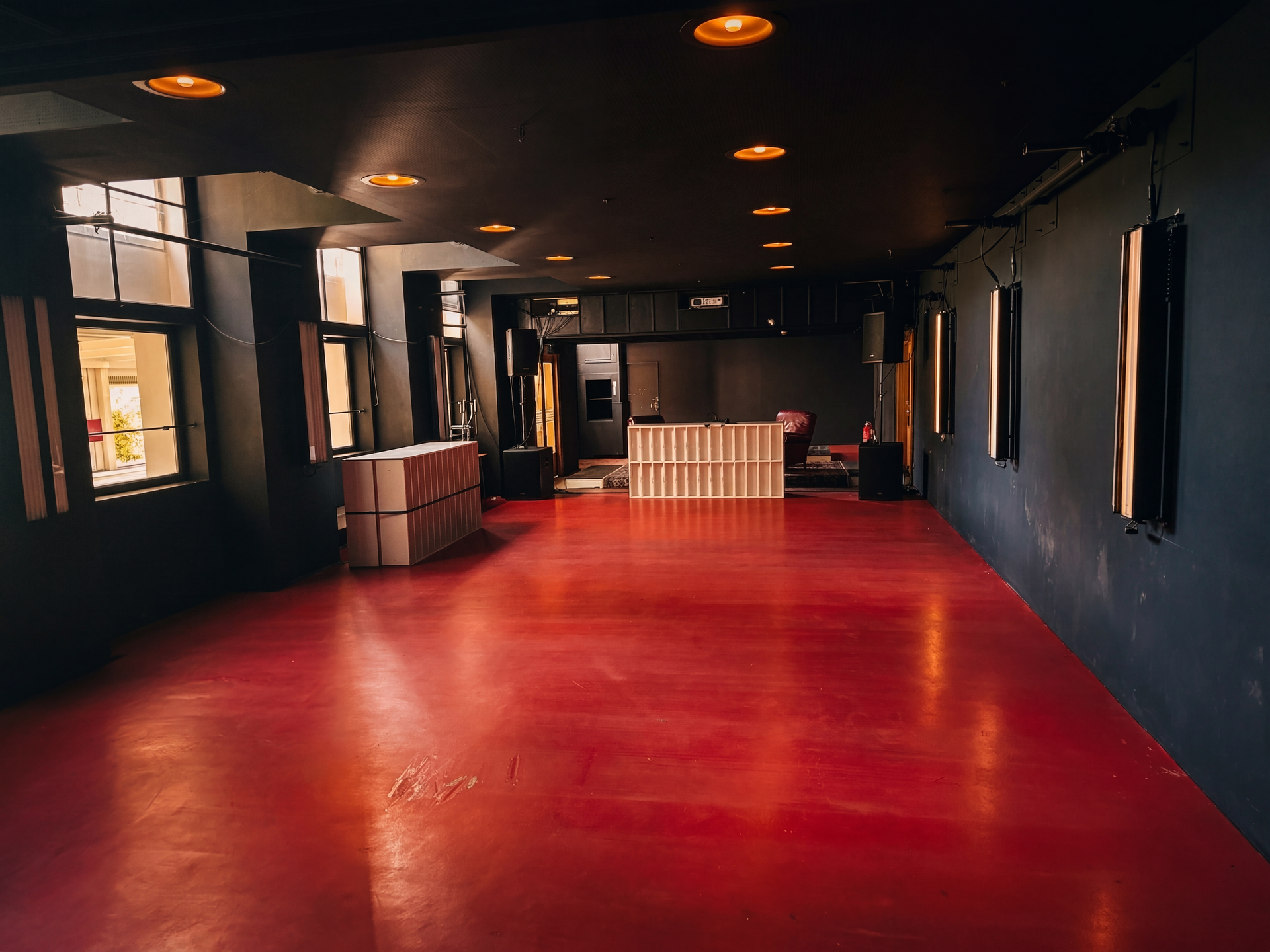 Club Red Ambient Lounge