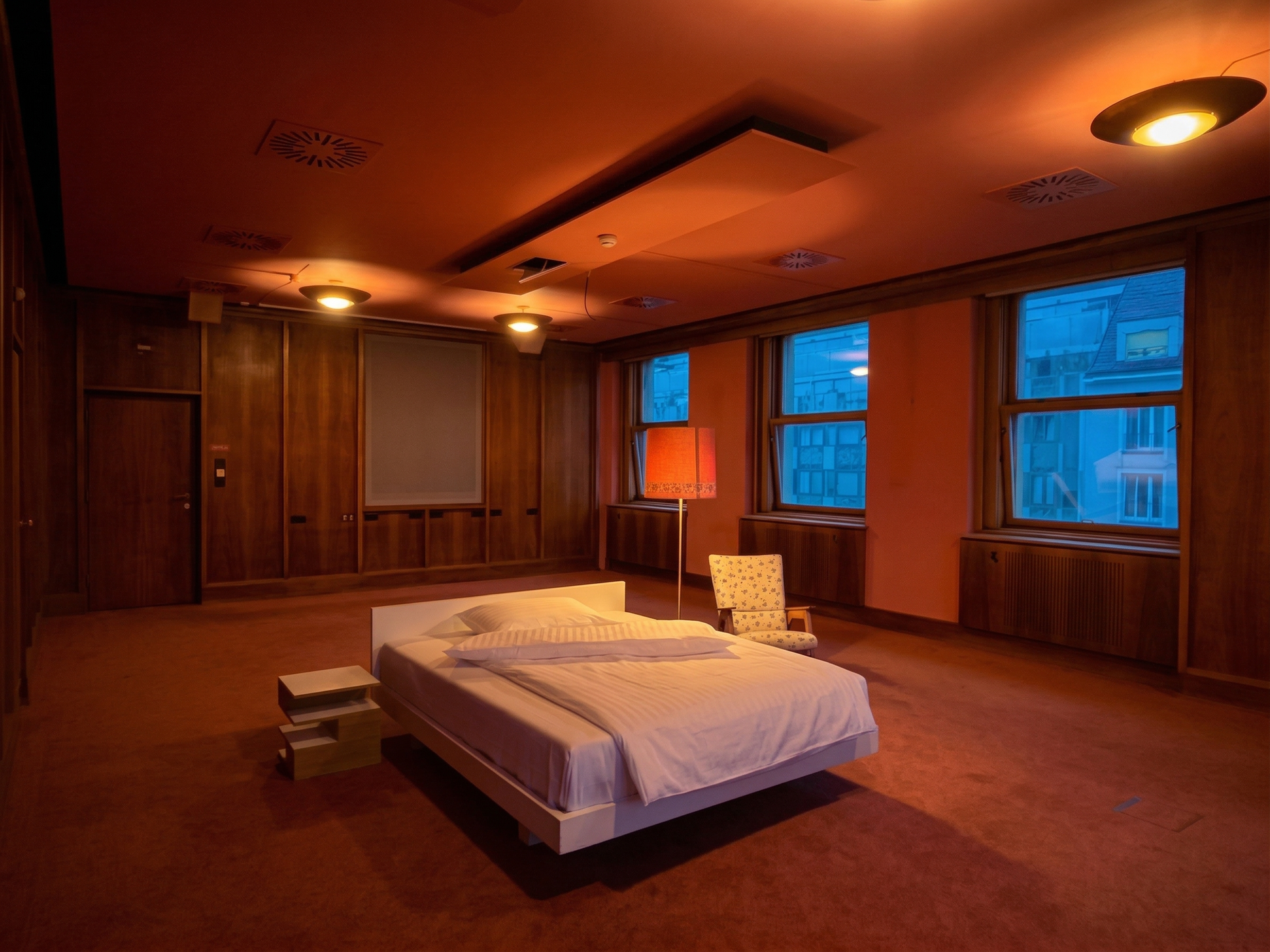 Directors Lounge Bedroom Platform